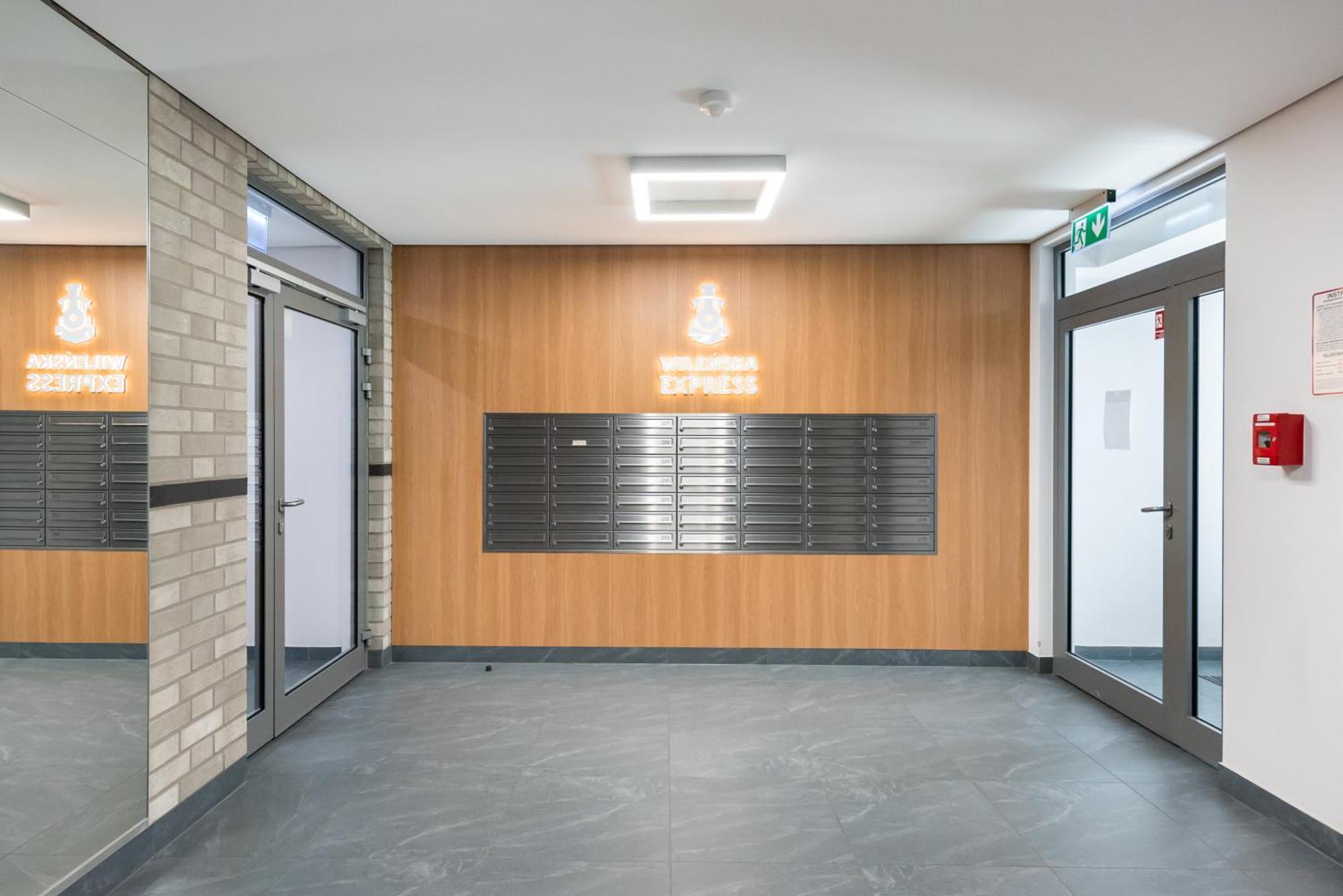 Wilenska Express Homely Apartment ワルシャワ エクステリア 写真